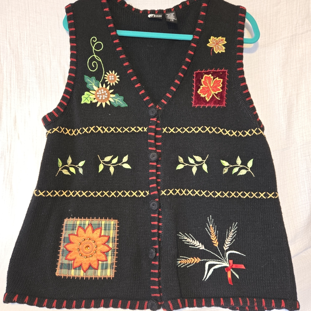 Holiday Editions‎ Black V-Neck Sweater Vest with Colorful Embroidery